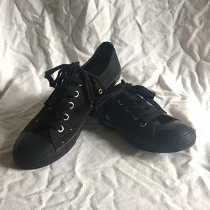Black Women's Converse Size 6